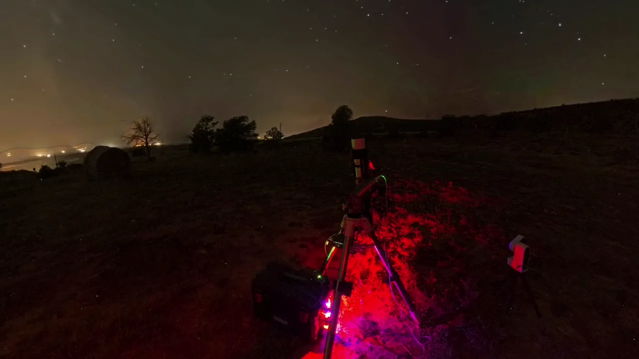 A rotating view around an astrophotography setup